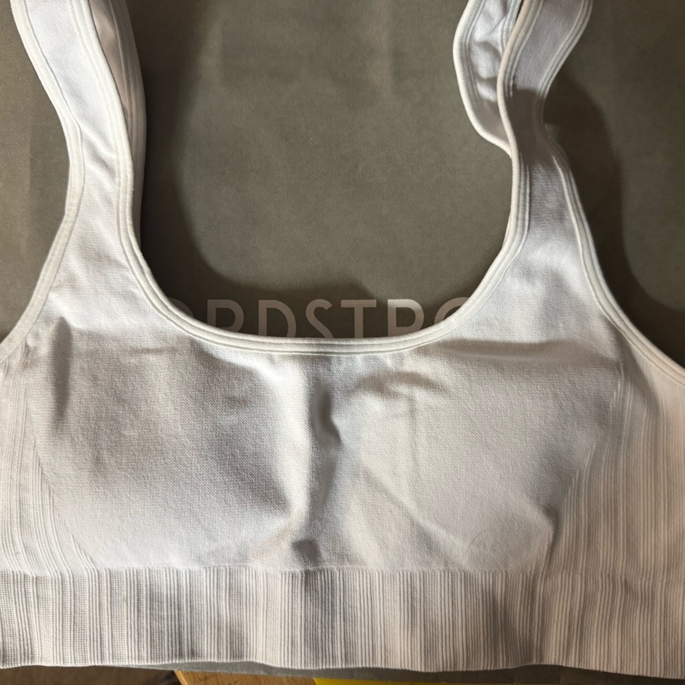 Zella White Sports Bra w/removable pads - NWOT from Nordstrom - Size M